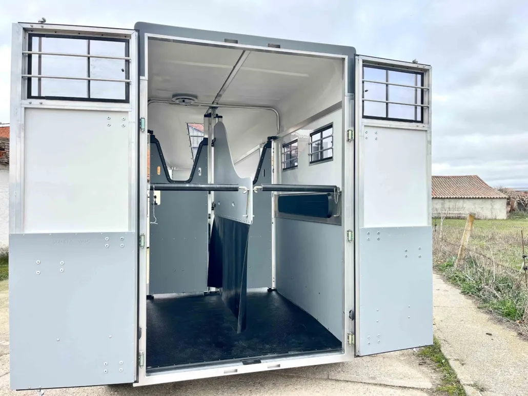 image00010opt-1030x773